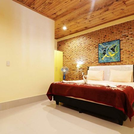 Tuk Tuk Timbul Bungalows Стая снимка