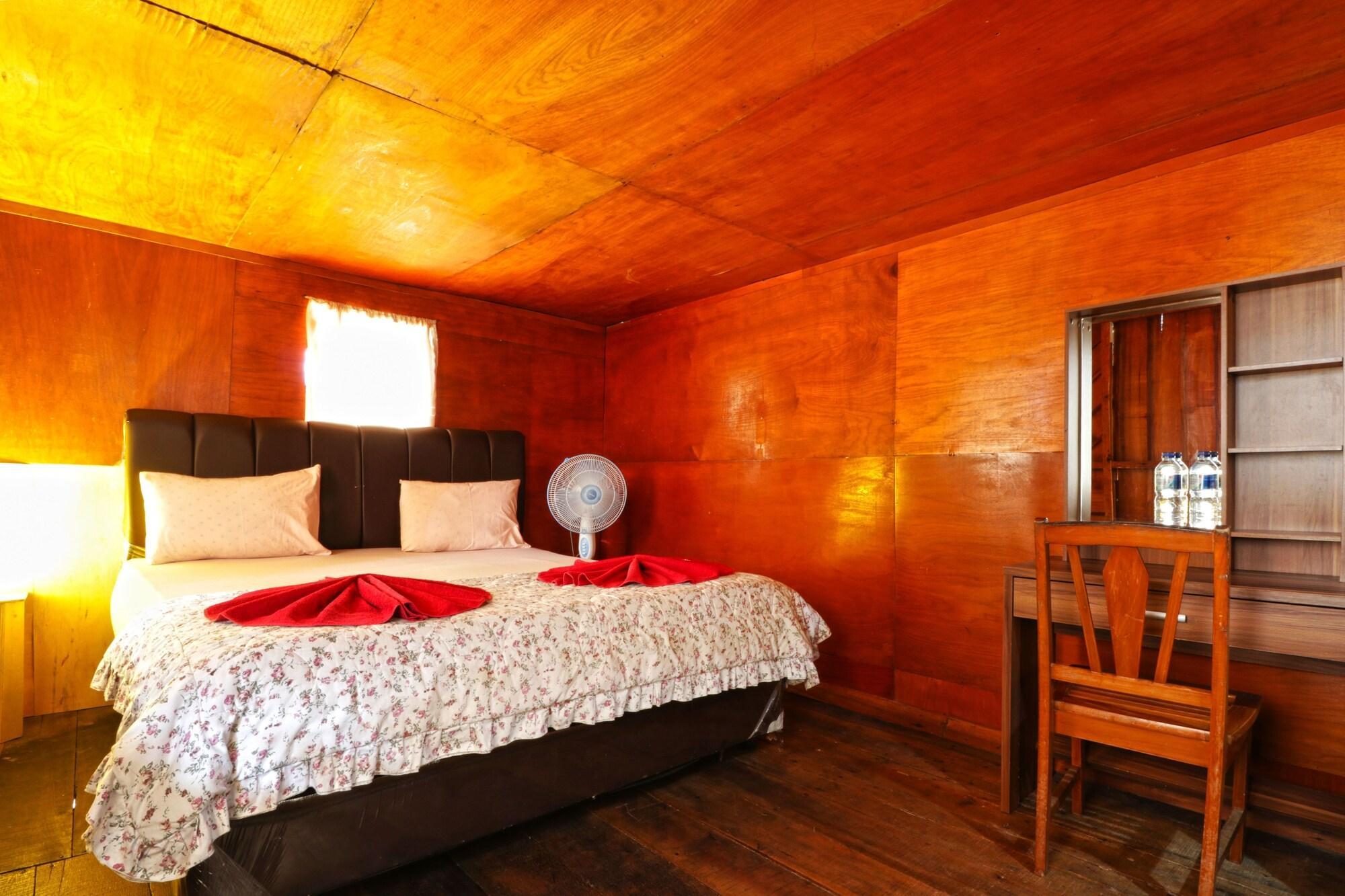 Tuk Tuk Timbul Bungalows Екстериор снимка