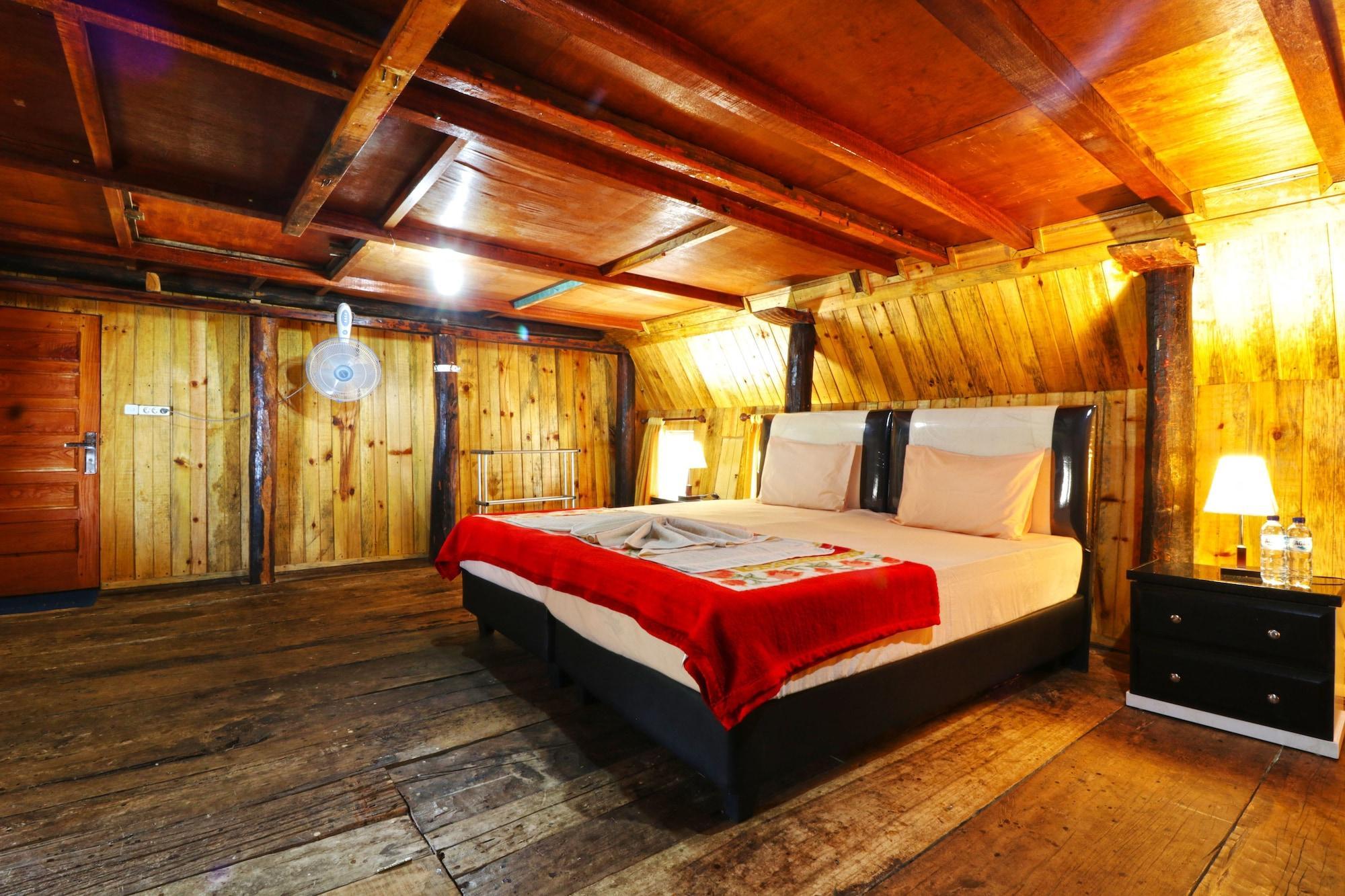 Tuk Tuk Timbul Bungalows Екстериор снимка